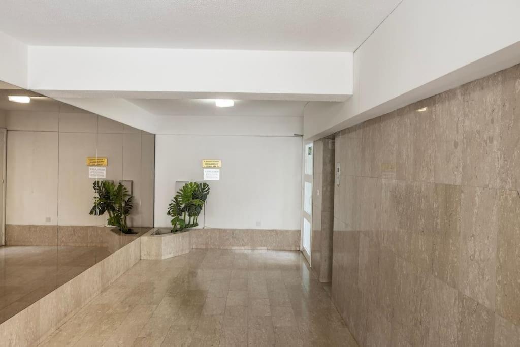 Apartamento Luxurious Bright & Stylish 2Br With Office In Nicosia Exterior foto